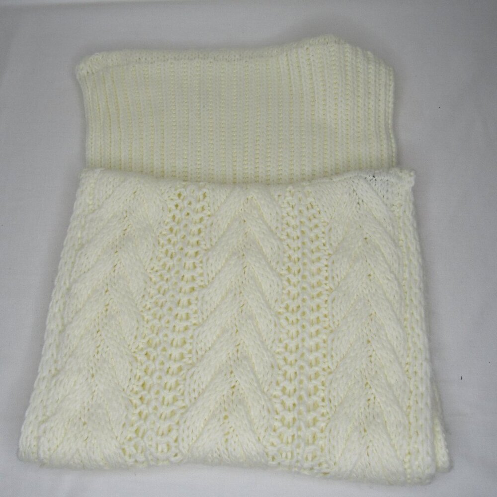 Vince Camuto Cream White Infinity Cable Knit Scarf Acrylic